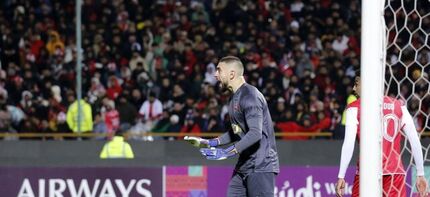 فسخ قرارداد گلر الجزایری پرسپولیس، یک میلیون دلار آب می‌خورد