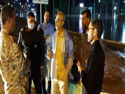 ادارات رفسنجان بدلیل سیل تعطیل شد