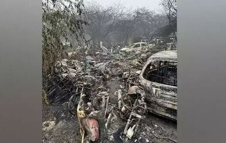 آتش‌سوزی گسترده ۴۰۰ دستگاه خودروی شخصی در ایستگاه پلیسی در هند
