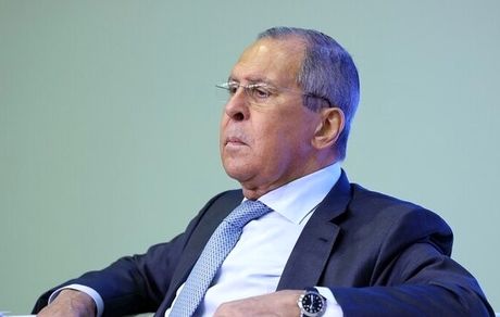 لاوروف: از اظهارات بایدن درباره توقف مداخله در امور کشورها استقبال می‌کنیم