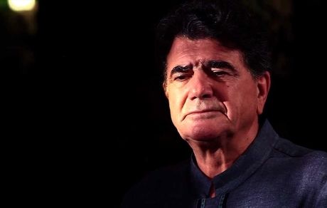 پیکر محمدرضا شجریان به بهشت زهرا(س) منتقل شد