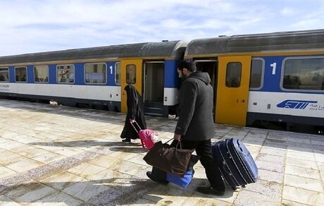 پیش فروش بلیت قطار‌های مسافری برای مهرماه آغاز شد