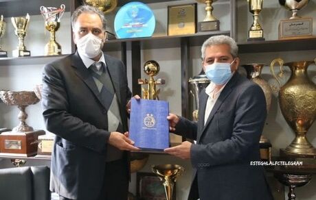 مدیری که به استقلال نیامده، رفت!