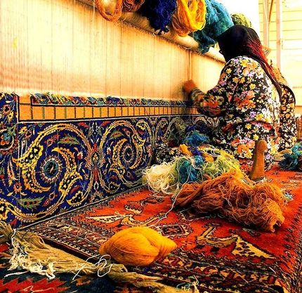 مدیرعامل اتحادیه تعاونی های فرش دستباف: چرا روی فرآوری پشم سرمایه گذاری نمی کنیم؟