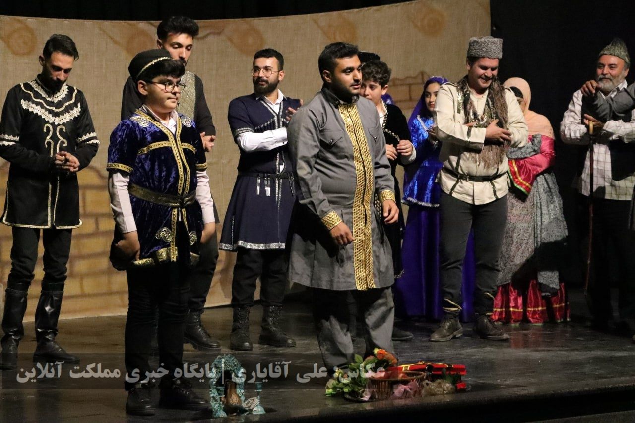 نمایش طنز ترکی «قره پاپاق لوطوسو»