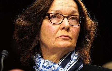 رئیس سیا تهدید کرده بود به خاطر فشارهای ترامپ استعفا می‌کند