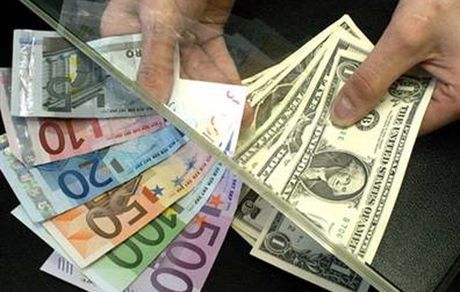 افزایش قیمت دلار و یورو در مرکز مبادله