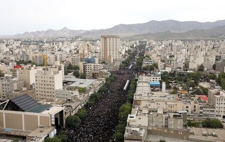 شهردار مشهد: ۳ میلیون عزادار در مراسم تشییع پیکر شهید جمهوری حضور یافتند
