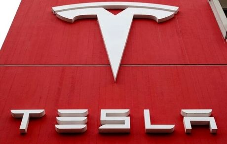 تسلا دوباره فراخوان داد / این بار مشکل چراغ عقب