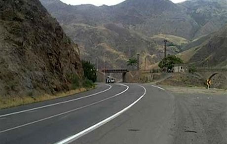 جاده هراز مسدود است