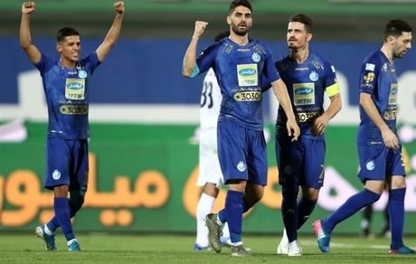 هافبک استقلال راهی قطر شد