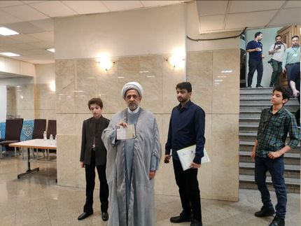 ثبت نام یک روحانی و نماینده سابق دیگر برای انتخابات ریاست جمهوری