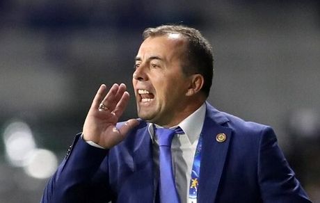 اعتراض سرمربی تیم ملی لبنان به قضاوت علیرضا فغانی