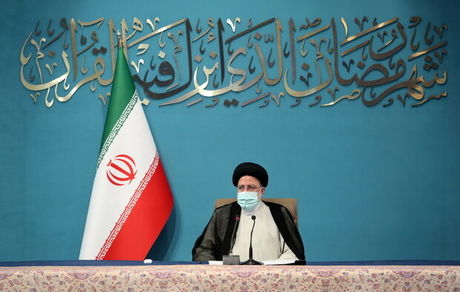 زمینه سفر آسان و ارزان زائران به اماکن زیارتی فراهم شود