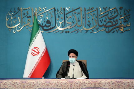 زمینه سفر آسان و ارزان زائران به اماکن زیارتی فراهم شود