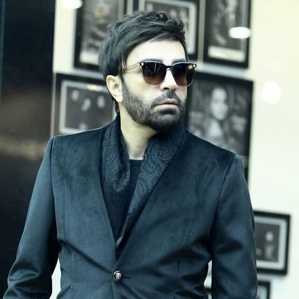 خواننده معروف خود را به تیغ جراحان سپرد