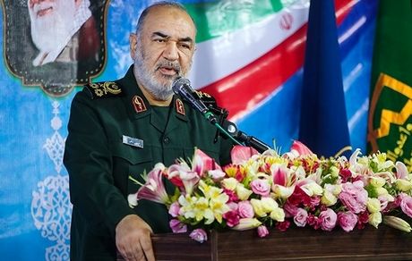  مشکلات موجود را با عزم قوی ملت و نظام حل خواهیم کرد/ کردستان مدفن آرزوها و قبرستان سیاست‌های دشمنان ماست