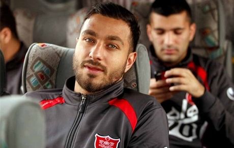 
مکانی: حق دارم با استقلال هم مذاکره کنم
