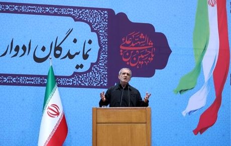 پزشکیان: تعریف بی‌جهت مرا به انسانی غیرمتعارف تبدیل می‌کند