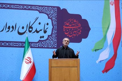 پزشکیان: تعریف بی‌جهت مرا به انسانی غیرمتعارف تبدیل می‌کند