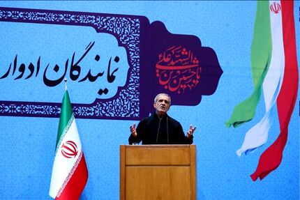 پزشکیان: تعریف بی‌جهت مرا به انسانی غیرمتعارف تبدیل می‌کند