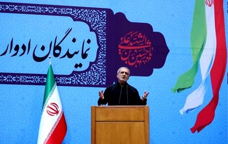 پزشکیان: تعریف بی‌جهت مرا به انسانی غیرمتعارف تبدیل می‌کند