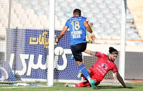 استقلال سه گل زد، همانقدر هم نزد!