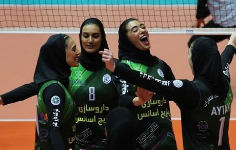 جام قهرمانی لیگ برتر والیبال زنان به کاشان رفت