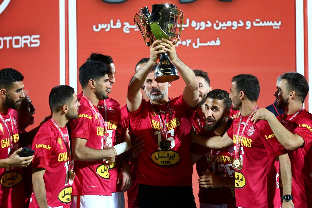 بازی پرسپولیس و نساجی و جشن قهرمانی سرخپوشان