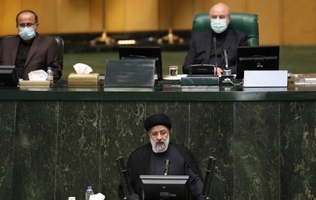 رئیس جمهور برای دفاع از کلیات لایحه بودجه سال ۱۴۰۲ وارد مجلس شد