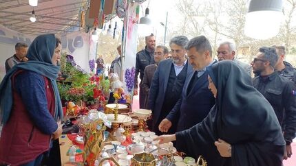 آغاز نمایشگاه نوروزی صنایع دستی و سوغات در دهکده تفریحی و گردشگری باغستان کرج