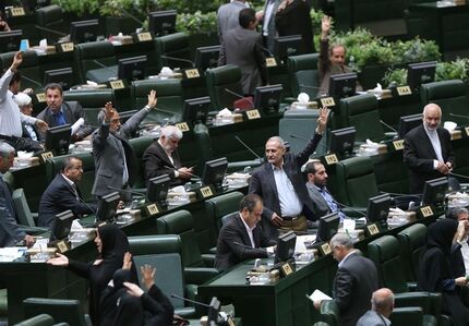 تکذیب تشکیل فراکسیون منصرفین از نامزدی در انتخابات و ریاست لاریجانی بر آن