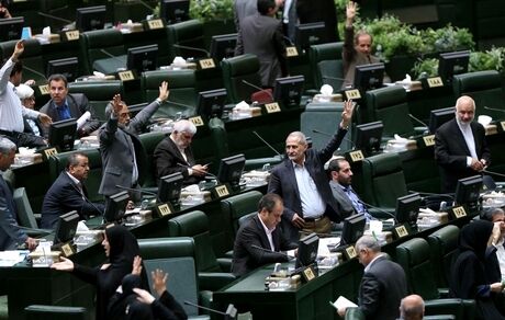 نمایندگان از توضیحات «ظریف» درباره ترک جلسه علنی قانع شدند