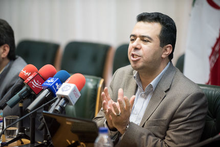 معاون اقتصادی بانک مرکزی: استفاده دولت از تنخواه کم شده است