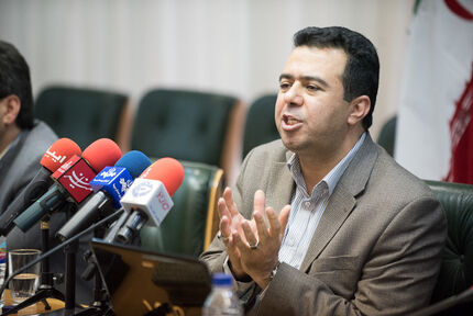 معاون اقتصادی بانک مرکزی: استفاده دولت از تنخواه کم شده است