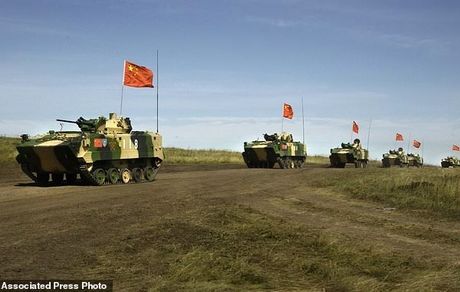 رزمایش مشترک روسیه و چین در مناطق هم مرز با سین‌کیانگ