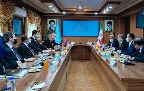 تفاهم نامه همکاری بین ایران و ارمنستان امضا شد / استرداد مجرمان یکی از مفاد