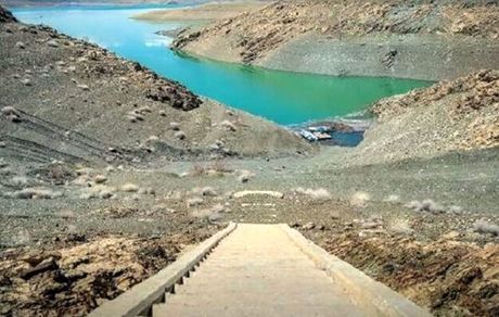اولتیماتوم نمایندگان اصفهان به وزارت نیرو برای حل مشکل زاینده‌رود/ ستاد احیا فوراً با حضور رئیس‌جمهور تشکیل شود