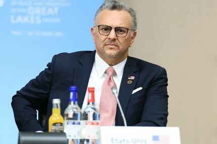 مشاور رئیس جمهور آمریکا: دونالد ترامپ برای پایان دادن به جنگ با ایران تلاش می‌کند