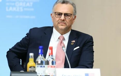 مشاور رئیس جمهور آمریکا: دونالد ترامپ برای پایان دادن به جنگ با ایران تلاش می‌کند