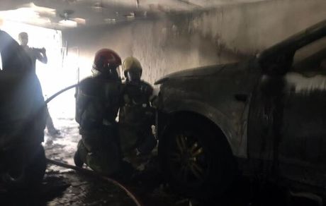 حریق کارگاه کفاشی در خیابان جمهوری تهران/نجات ۲۰ نفر از داخل ساختمان