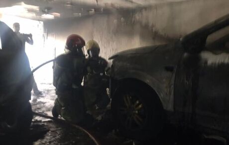 حریق کارگاه کفاشی در خیابان جمهوری تهران/نجات ۲۰ نفر از داخل ساختمان