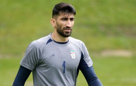 بیرانوند: نگاه رنگی و ترس از رنگی شدن بلای تیم ملی شده است