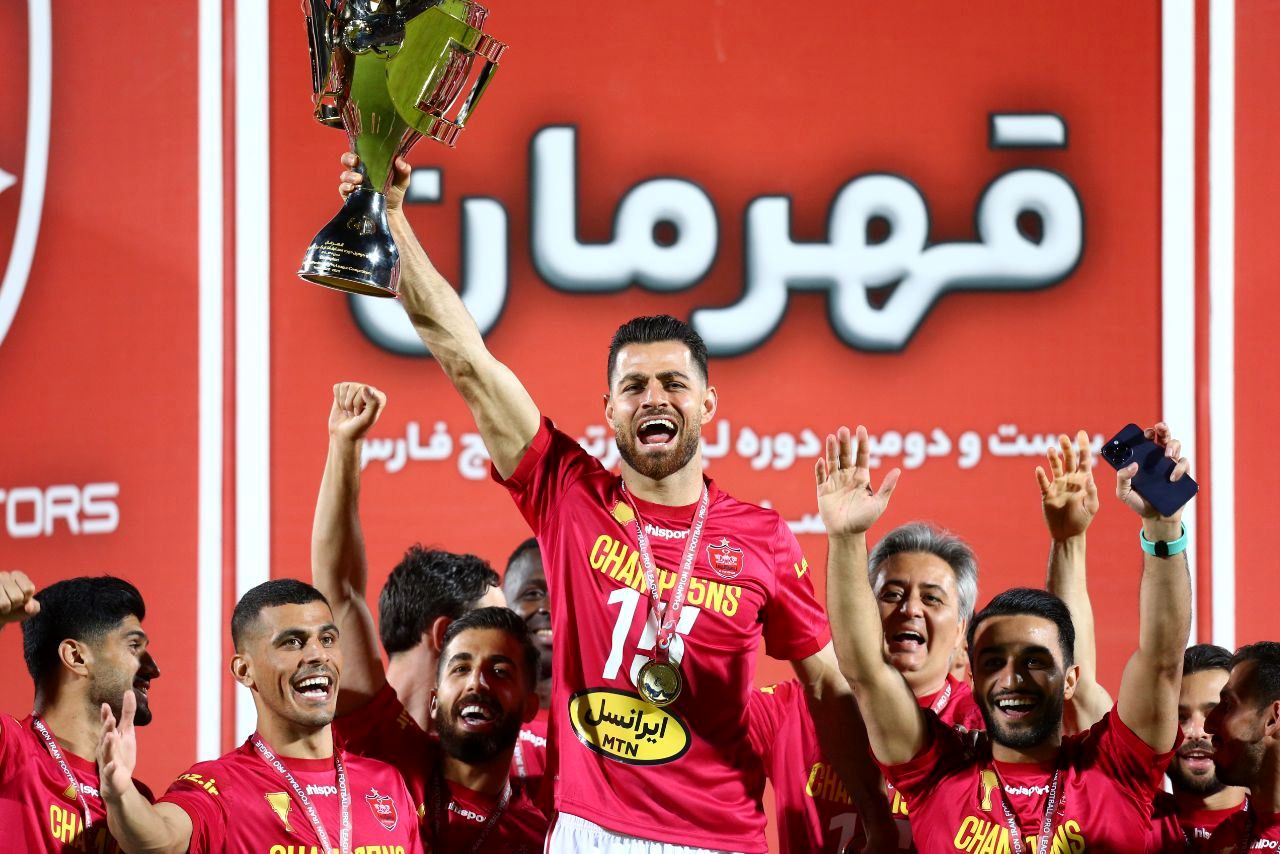 بازی پرسپولیس و نساجی و جشن قهرمانی سرخپوشان