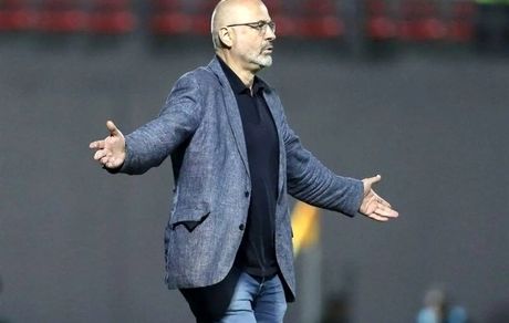 سرمربی مونته‌نگرویی استقلال خوزستان، قراردادش را فسخ کرد
