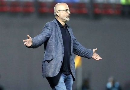سرمربی مستعفی استقلال خوزستان، سرمربی استقلال تهران شد