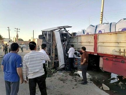 ترمز دلیل اصلی واژگونی اتوبوس سربازان معلم / سرعت ۱۴۵ کیلومتر بود