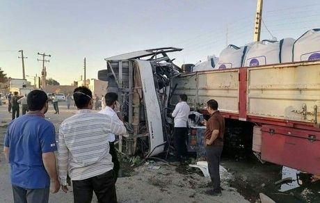 ترمز دلیل اصلی واژگونی اتوبوس سربازان معلم / سرعت ۱۴۵ کیلومتر بود