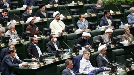 مجوز مجلس به وزارت دفاع برای استفاده از سهمیه نفت خام و میعانات گازی