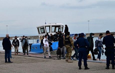 باز هم بحران در روابط ترکیه و یونان / کشف جسد سه مهاجر غرق شده در سواحل ترکیه